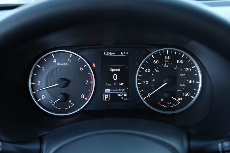 Nissan Sentra Vehicle Image 10