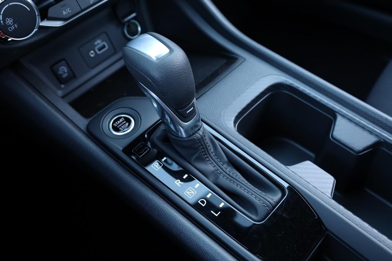 Nissan Sentra Vehicle Image 16