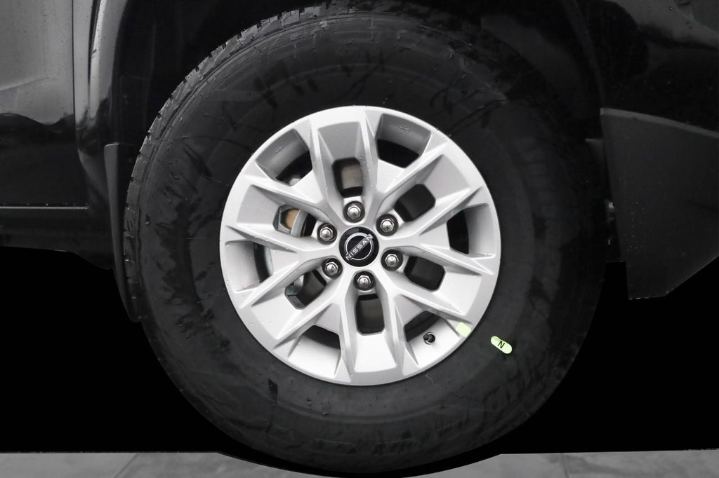 Nissan Frontier Vehicle Image 03