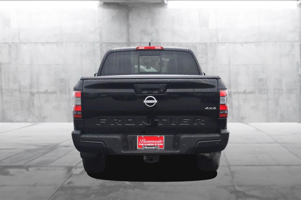 Nissan Frontier Vehicle Image 06