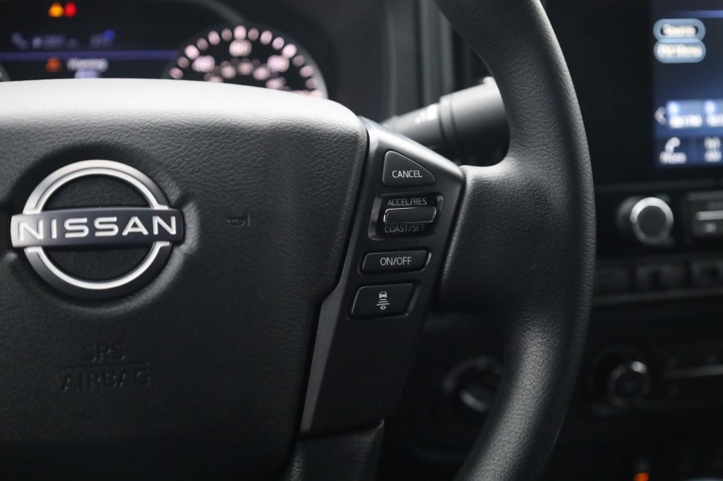 Nissan Frontier Vehicle Image 09