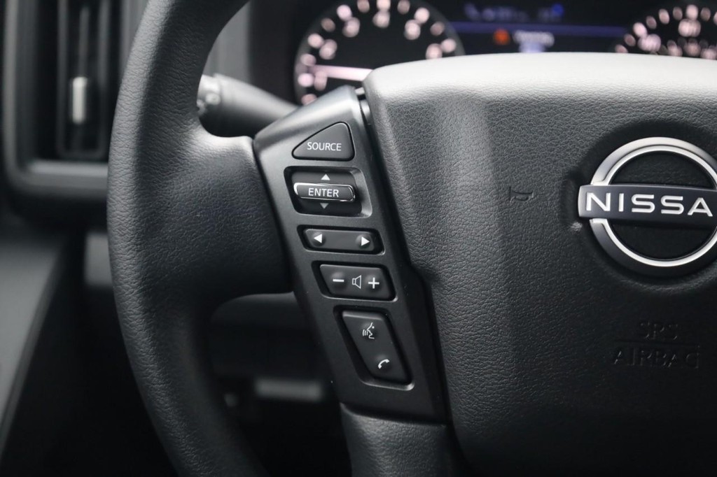 Nissan Frontier Vehicle Image 10