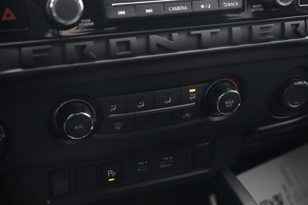 Nissan Frontier Vehicle Image 15