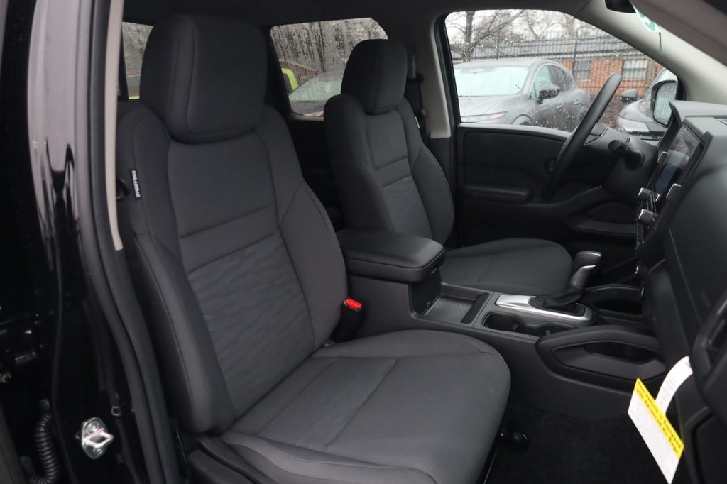 Nissan Frontier Vehicle Image 19