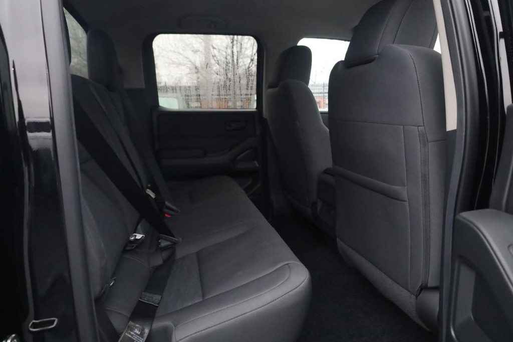 Nissan Frontier Vehicle Image 20