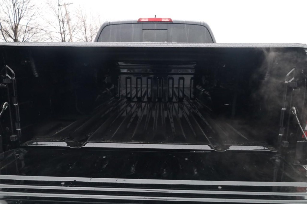 Nissan Frontier Vehicle Image 21