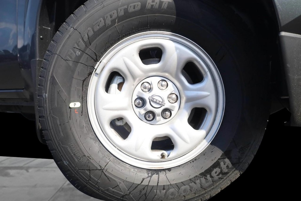 Nissan Frontier Vehicle Image 03