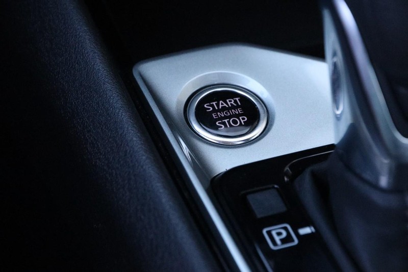 Nissan Altima Vehicle Full-screen Gallery Image 18