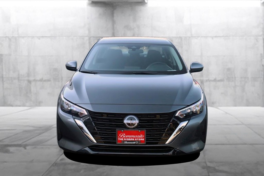 Nissan Sentra Vehicle Image 04