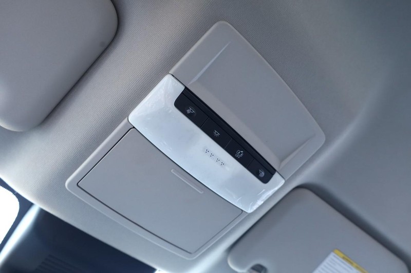 Nissan Sentra Vehicle Image 17