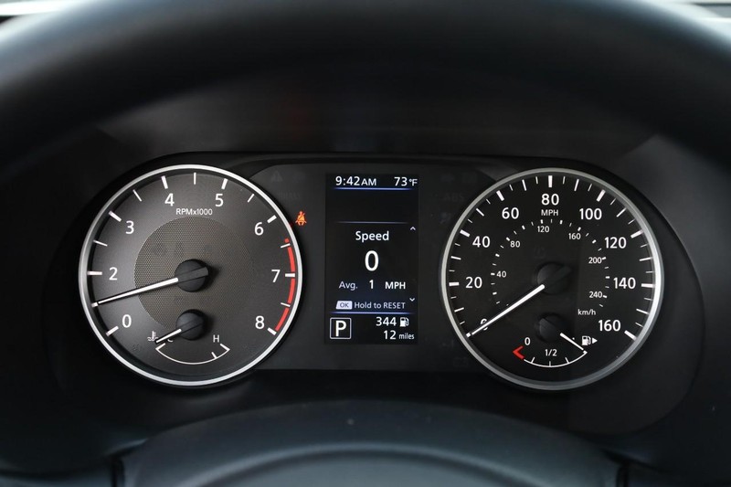 Nissan Sentra Vehicle Image 10