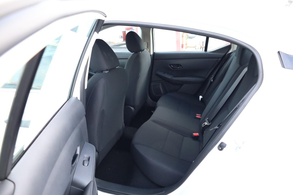 Nissan Sentra Vehicle Image 20