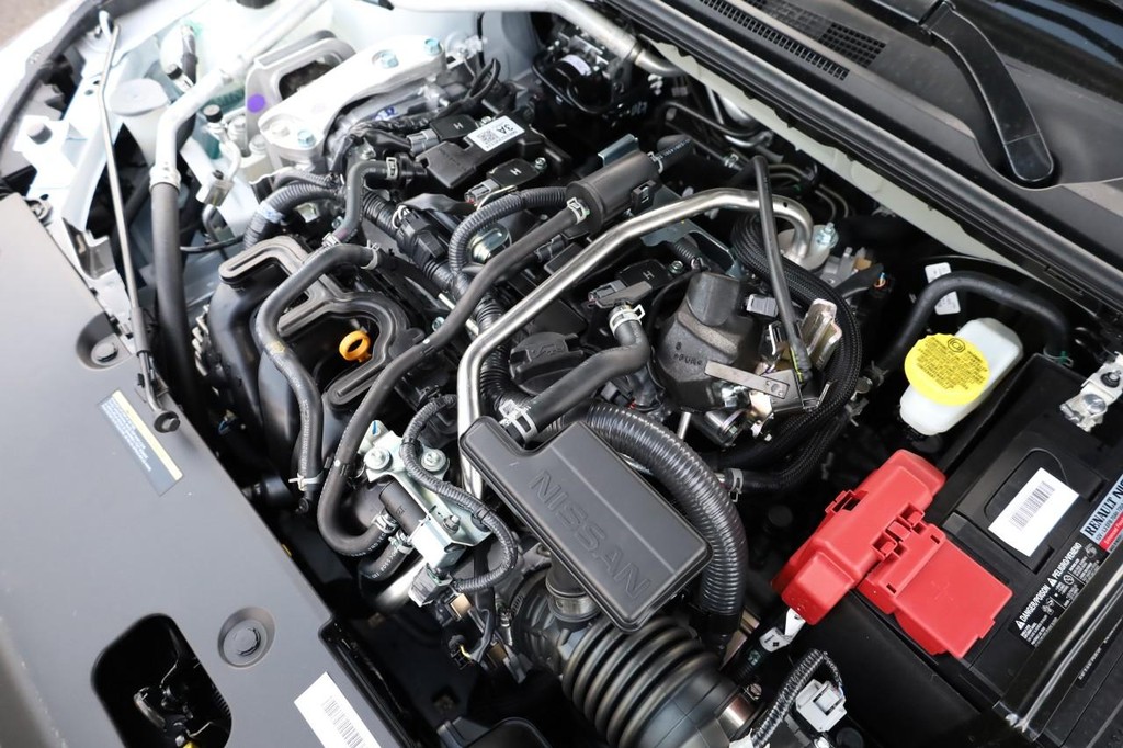 Nissan Sentra Vehicle Image 24