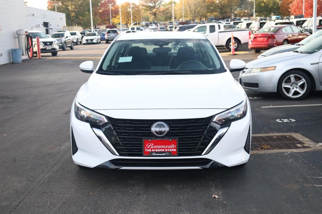 Nissan Sentra Vehicle Image 04