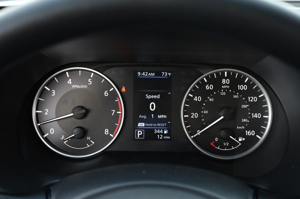 Nissan Sentra Vehicle Image 10