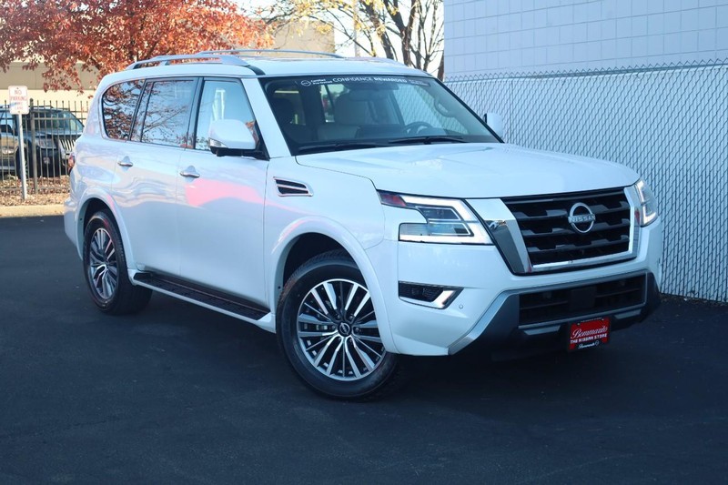 Nissan Armada Vehicle Full-screen Gallery Image 2