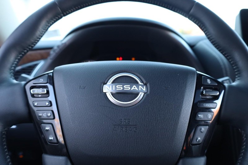 Nissan Armada Vehicle Full-screen Gallery Image 12