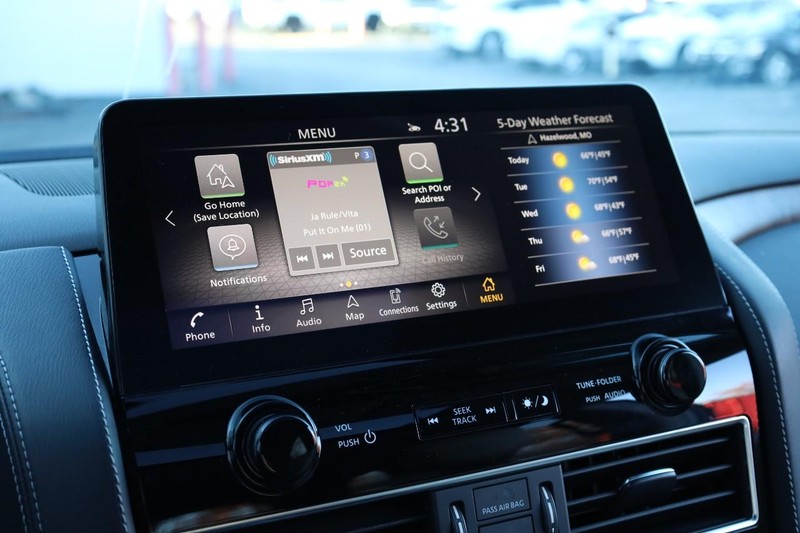 Nissan Armada Vehicle Full-screen Gallery Image 14