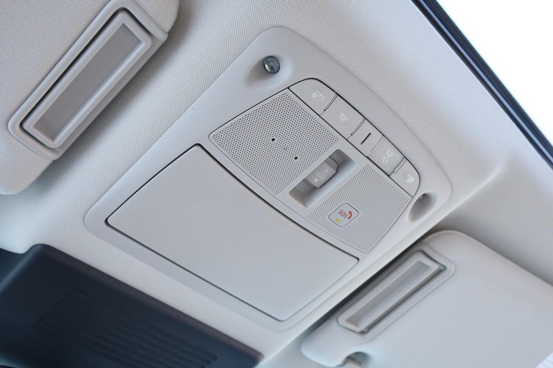 Nissan Armada Vehicle Full-screen Gallery Image 20