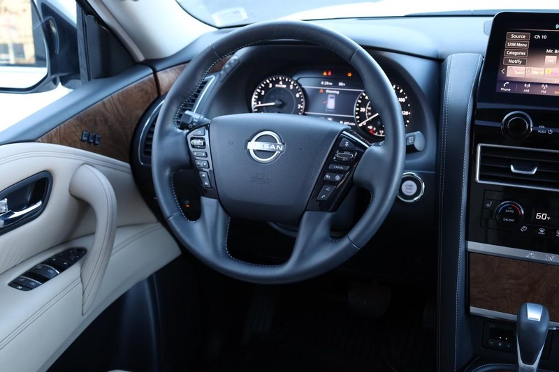 Nissan Armada Vehicle Full-screen Gallery Image 28