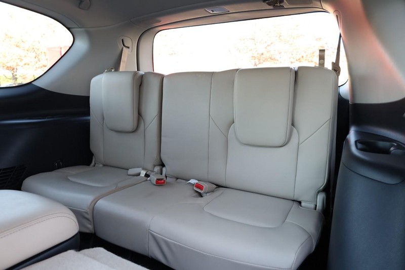 Nissan Armada Vehicle Full-screen Gallery Image 29