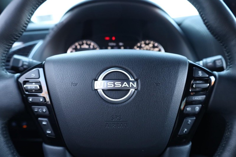 Nissan Armada Vehicle Full-screen Gallery Image 12