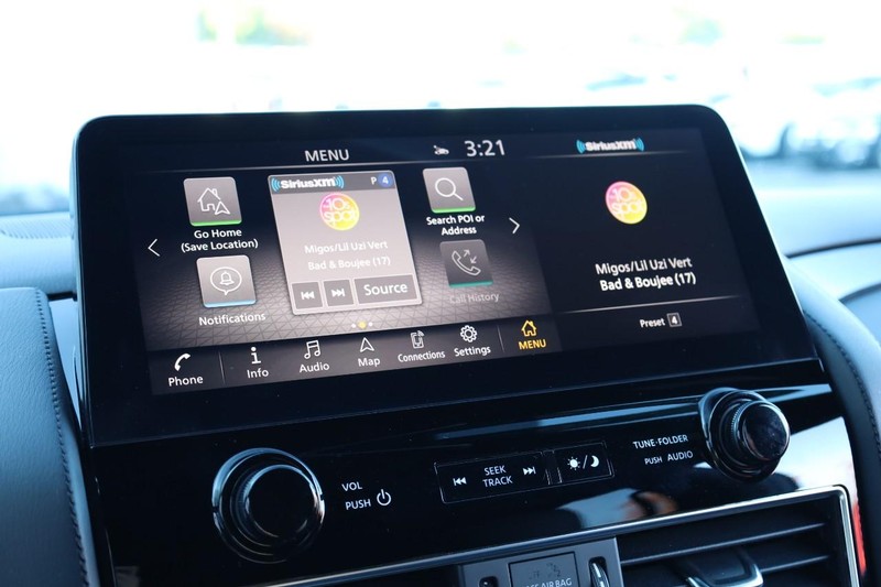 Nissan Armada Vehicle Full-screen Gallery Image 14