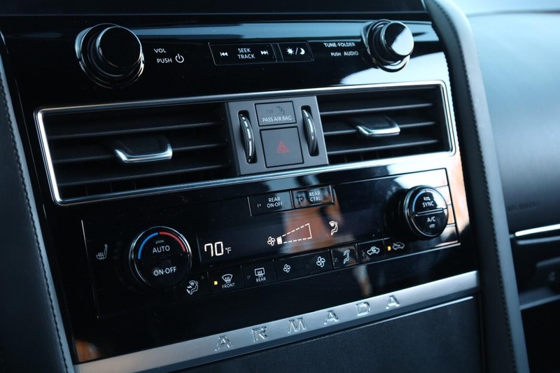 Nissan Armada Vehicle Full-screen Gallery Image 17