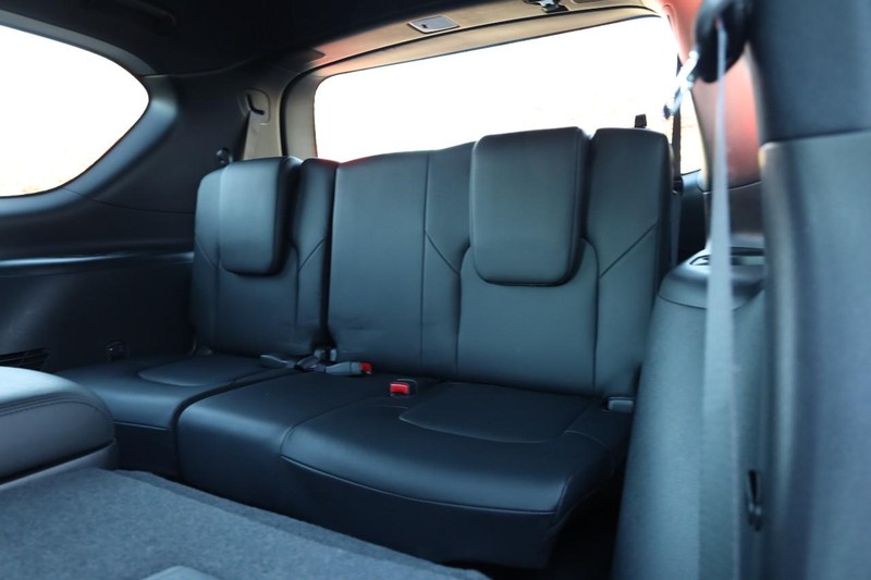 Nissan Armada Vehicle Full-screen Gallery Image 29