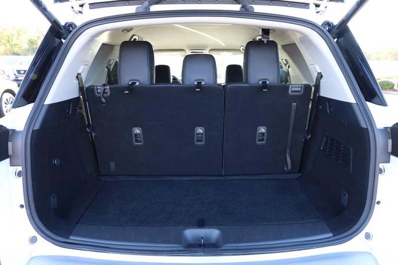 Nissan Pathfinder Vehicle Full-screen Gallery Image 7