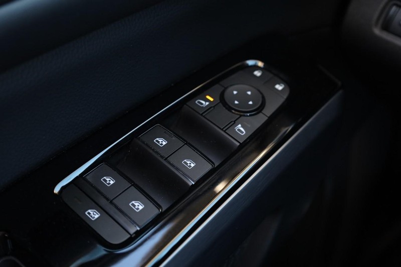 Nissan Pathfinder Vehicle Full-screen Gallery Image 20