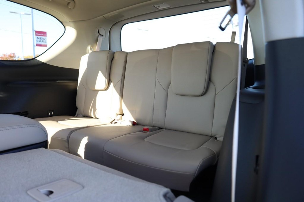 Nissan Armada Vehicle Image 29