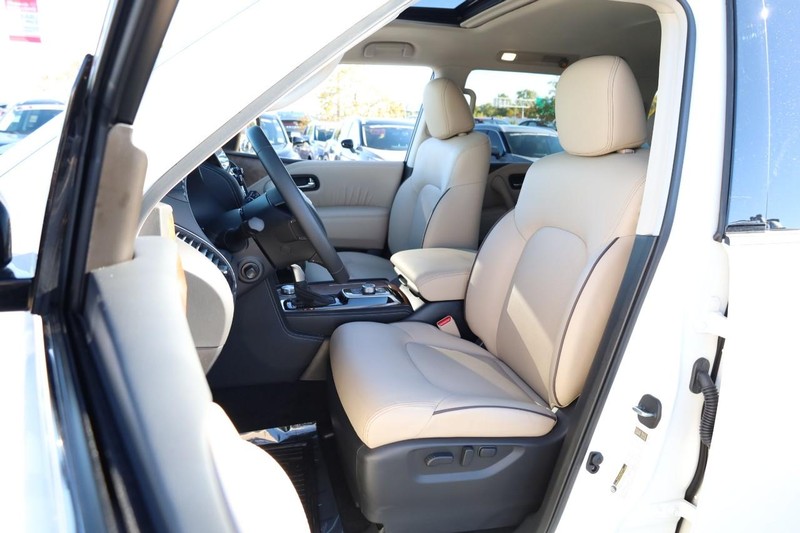 Nissan Armada Vehicle Full-screen Gallery Image 11