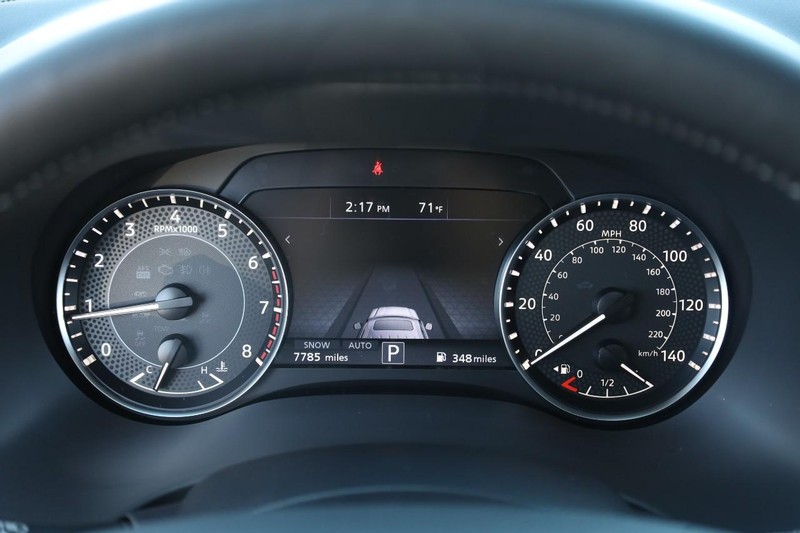 Nissan Armada Vehicle Full-screen Gallery Image 13