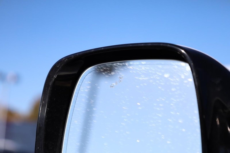 Nissan Armada Vehicle Full-screen Gallery Image 24