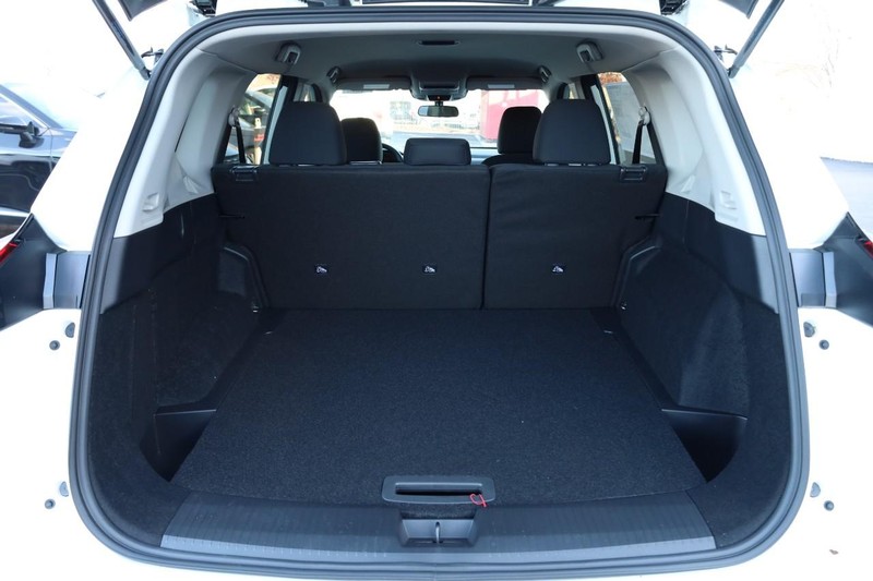 Nissan Rogue Vehicle Image 07