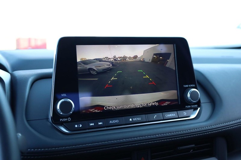 Nissan Rogue Vehicle Image 12