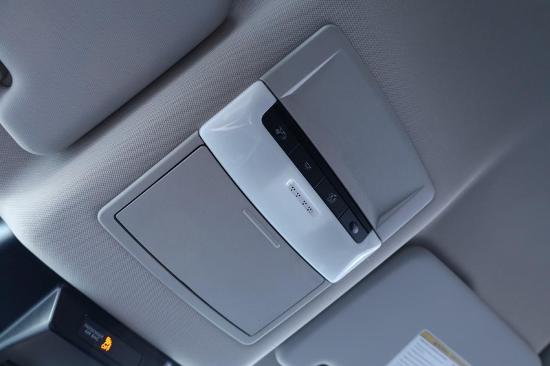 Nissan Rogue Vehicle Image 16