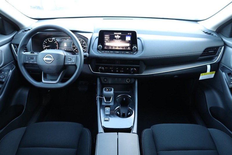 Nissan Rogue Vehicle Image 21