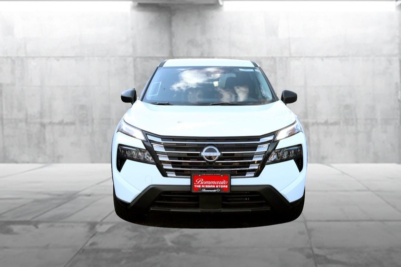 Nissan Rogue Vehicle Image 28