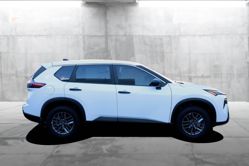 Nissan Rogue Vehicle Image 29