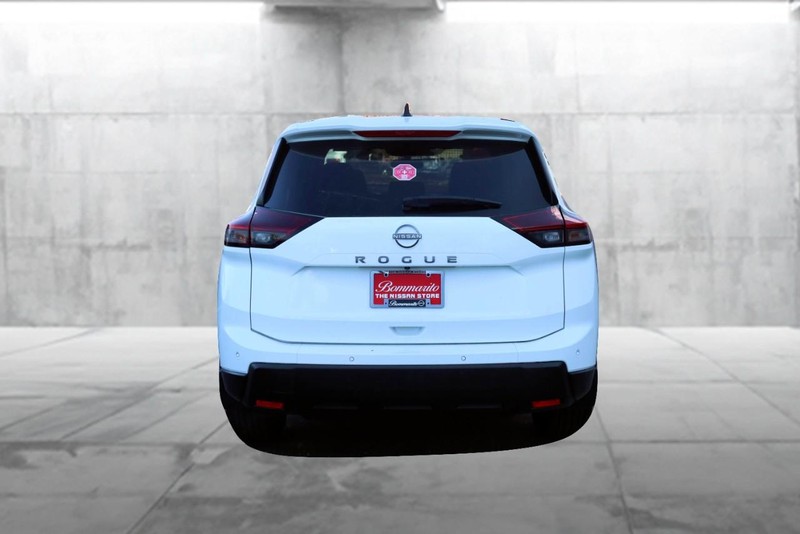 Nissan Rogue Vehicle Image 30