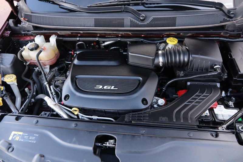 Chrysler Pacifica Vehicle Full-screen Gallery Image 28