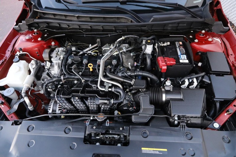 Nissan Altima Vehicle Full-screen Gallery Image 25