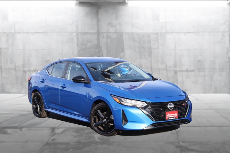 Nissan Sentra Vehicle Image 02