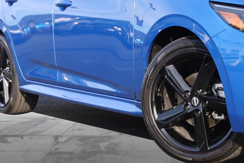 Nissan Sentra Vehicle Image 03