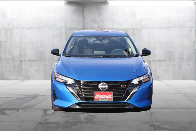 Nissan Sentra Vehicle Image 04