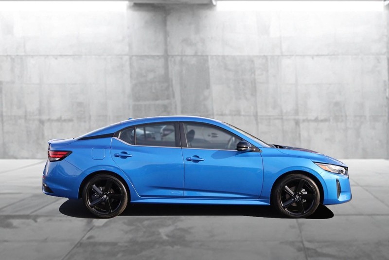 Nissan Sentra Vehicle Image 05