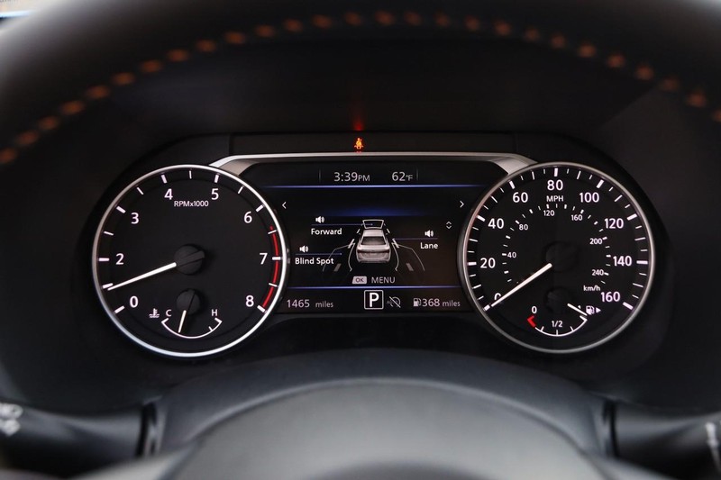 Nissan Sentra Vehicle Image 13