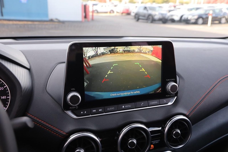 Nissan Sentra Vehicle Image 15